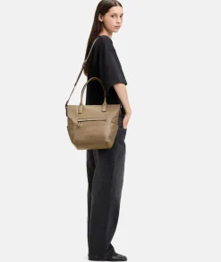 Annie Satchel M