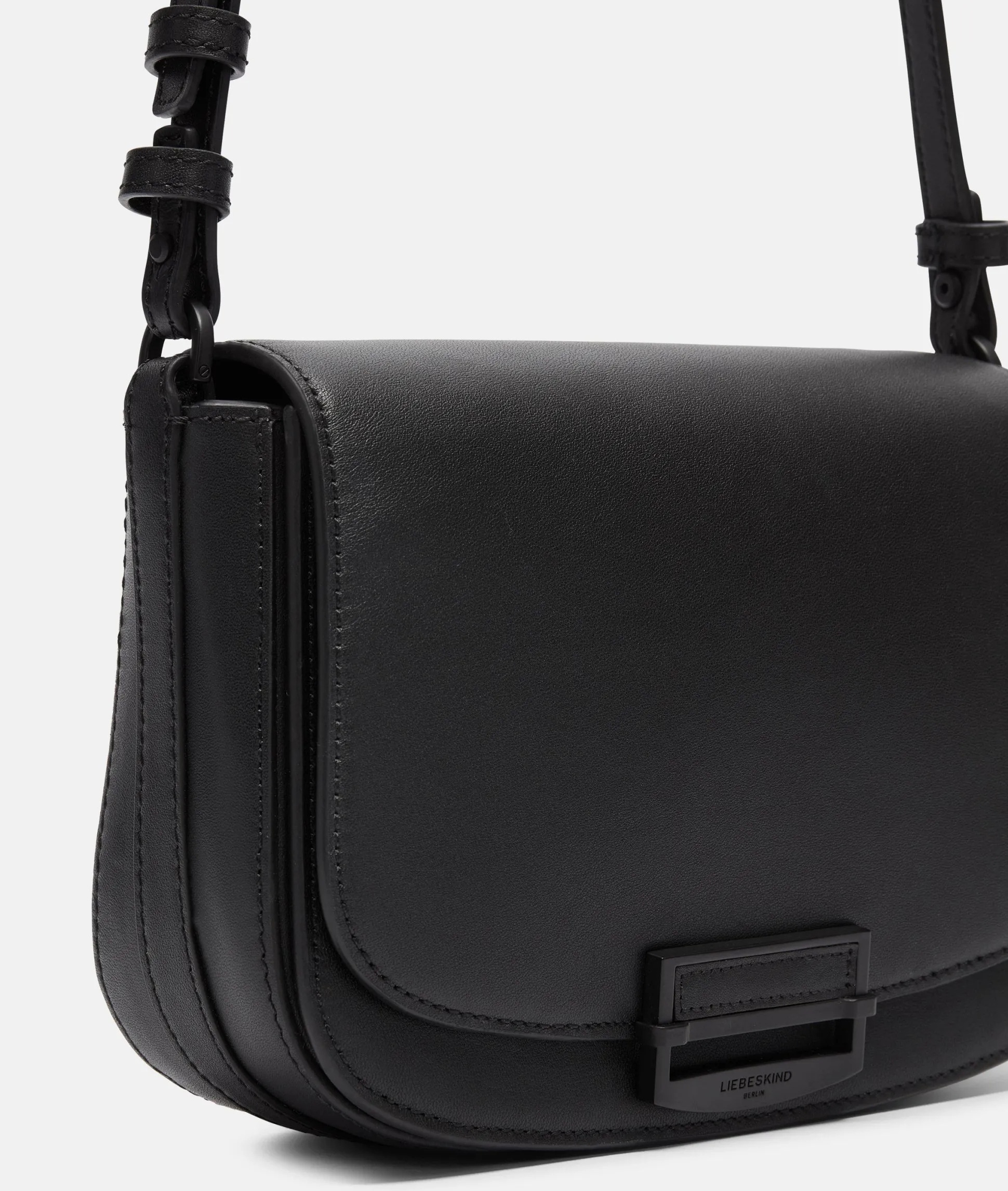 Ezra Crossbody M